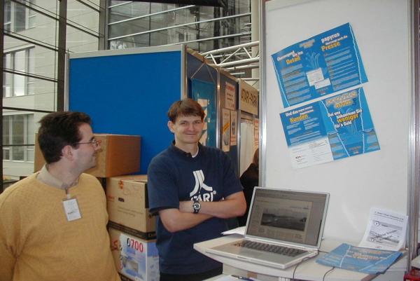 Bild: Carsten Baron und Konstantin Woller am papyrus-Stand.